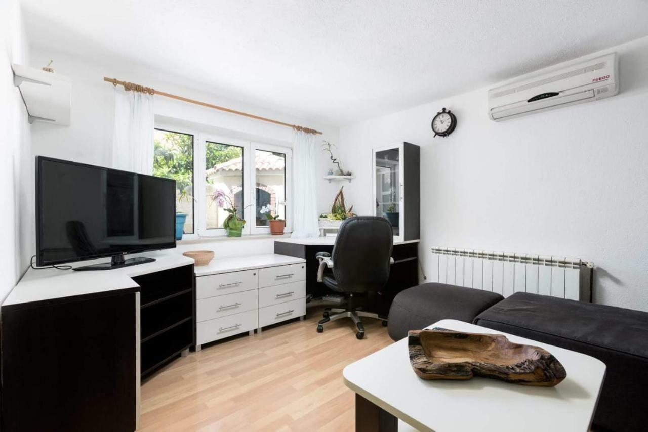 Apartmani Vinko Tribunj-Sovlje Tribunj  Bagian luar foto
